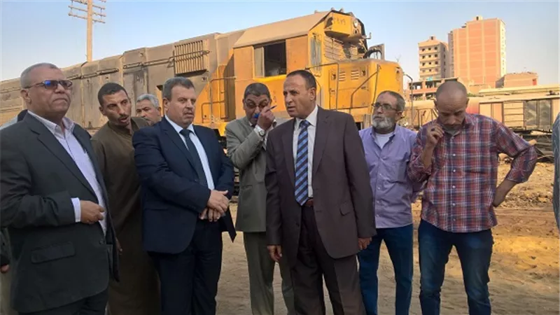 جولة مفاجأة لرئيس هيئة السكة الحديد لورش ديزل الواسطة ومحطة القطارات