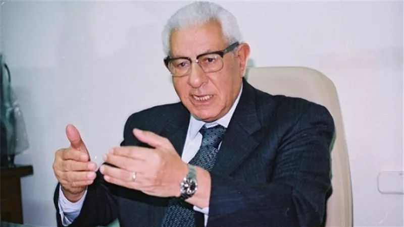 مكرم محمد أحمد: ليس هدفنا معاقبة أحد من العلماء بعينه