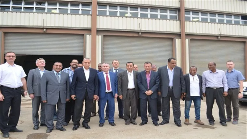محافظ قنا يستقبل وفد الشركة المصرية للتنمية الزراعية والريفية وشركة بيلماشنري لإنتاج الجرارت الزراعية