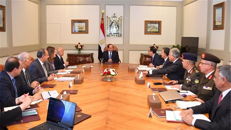 السيسي يعقد اجتماعاً لمتابعة الموقف التنفيذي لمشروع تطوير محور المحمودية بالاسكندرية