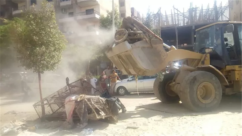 حملة لإزالة الاشغالات من الحي السويسري واخلاء المنطقة المحيطة بالجمعية التاريخية من الباعة الجائلين