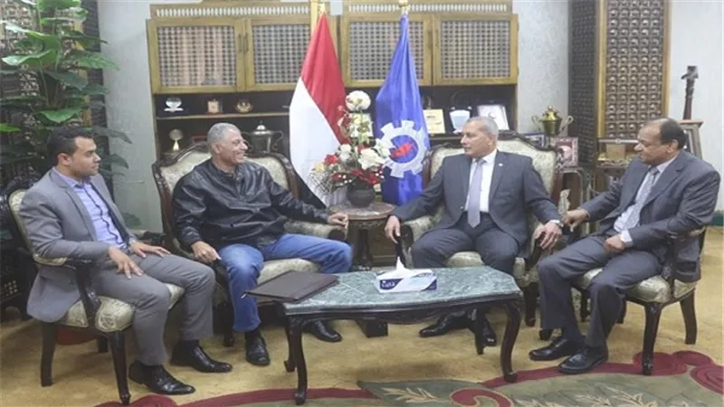 بالصور.. محافظ السويس يستقبل وفد مجلس الوزراء لمتابعة المشروعات القومية