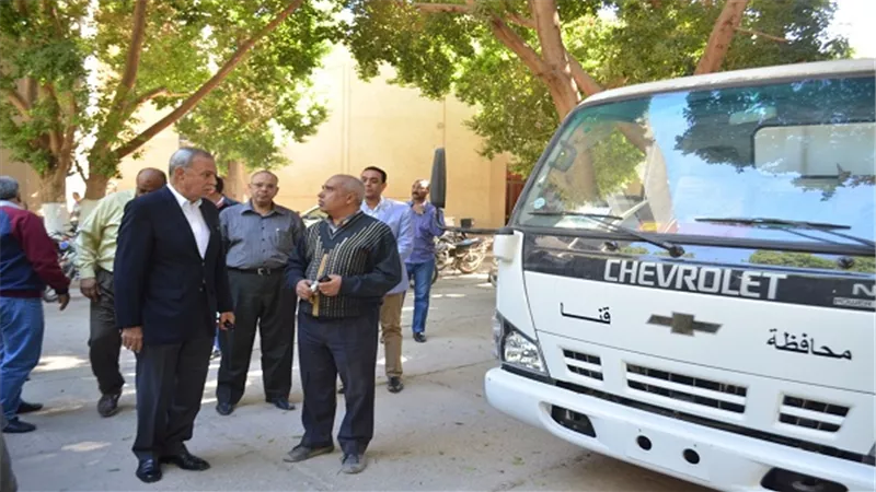 محافظ قنا: وصول الدفعة الثانية من معدات النظافة