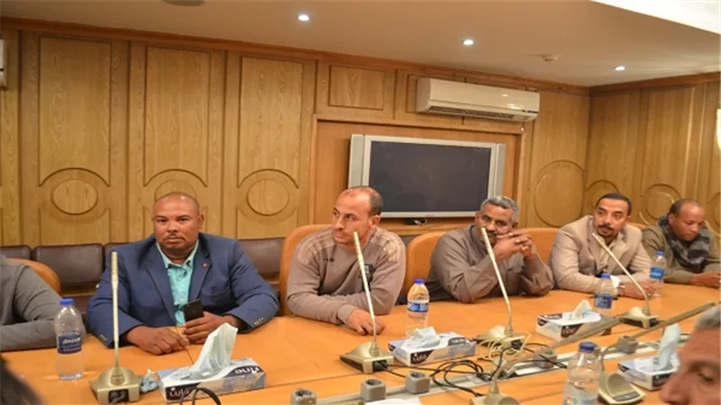 محافظ قنا: إقامة 30 مصنع جديد بالمنطقتين الصناعيتين 
