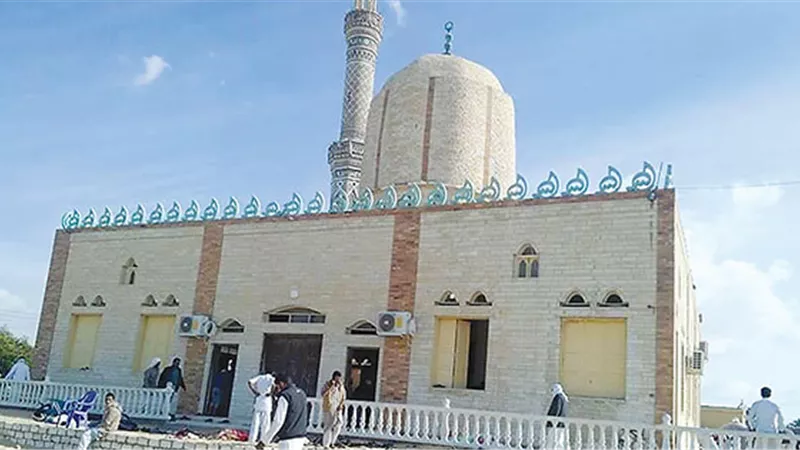 في أول صلاة بعد الحادث الإرهابي.. خطيب مسجد الروضة يوجه رسالة