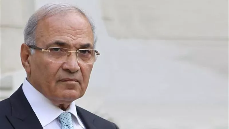 متى يعود أحمد شفيق لمصر؟.. نجلته ترد