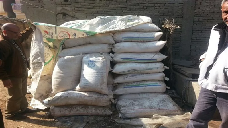 الصحة : ضبط 5 طن ملح فاسد بمعمل مخللات بالدقهلية