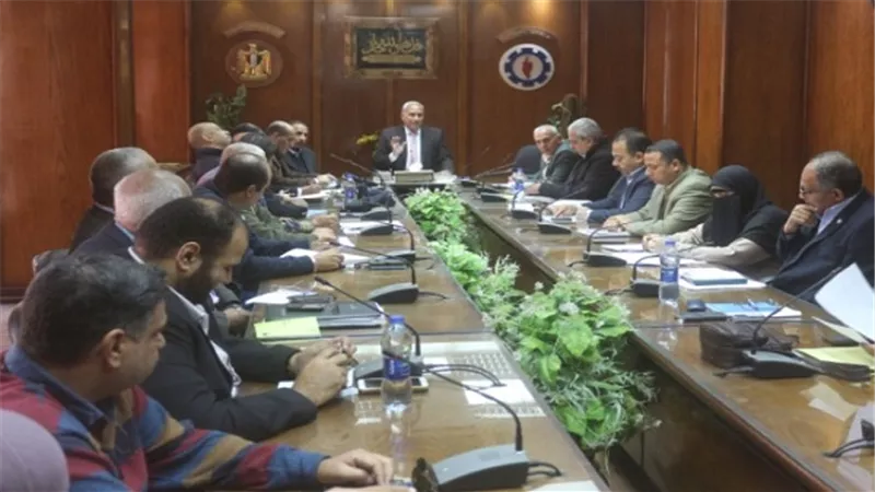 محافظ السويس يعقد اجتماعا باجهزتة التنفيذية لمناقشة عدد من الموضوعات