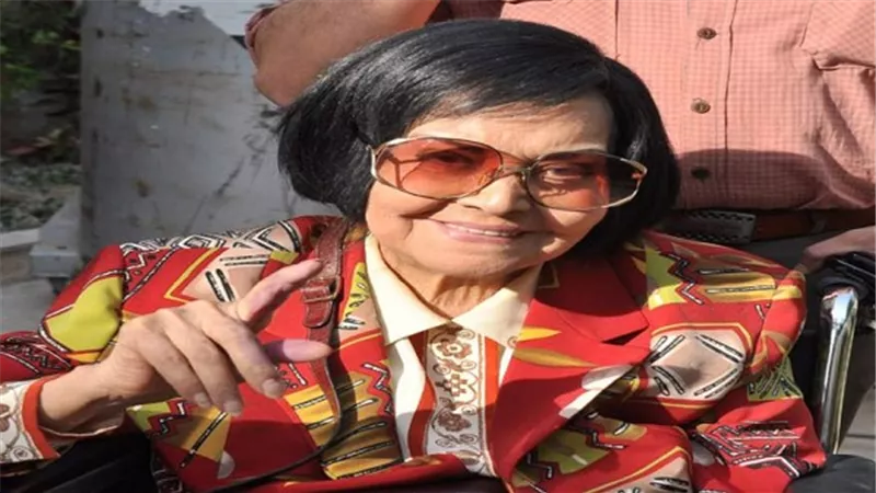 الليلة.. بوضوح يحتفل بميلاد سمراء النيل 
