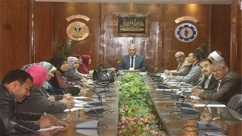 محافظ السويس يلتقي المجلس القومى للأمومة والطفولة