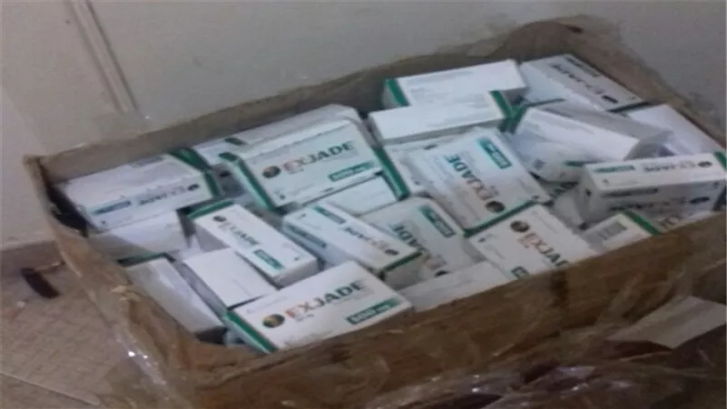 الجمارك: ضبط كمية كبيرة من الأدوية والمكملات الغذائية والمستلزمات الطبيه ومستحضرات التجميل المهربة والمغشوشة داخل مخزن بالمقطم