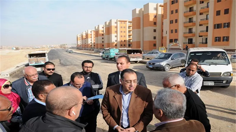 وزير الإسكان يتفقد 40 ألف وحدة إسكان اجتماعى يتم تنفيذها فى 6 أكتوبر الجديدة