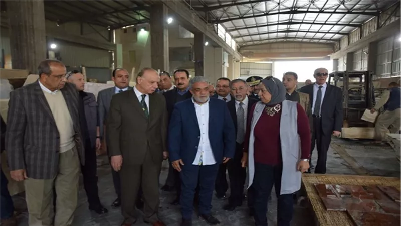 محافظ القاهرة يتفقد أعمال التطوير بمنطقة شق الثعبان