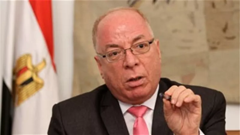وزير الثقافة يزور الدير المعلق بجبل أبنوب