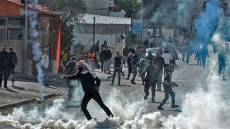 مواجهات عنيفة بين شباب فلسطينى وقوات الاحتلال في القدس