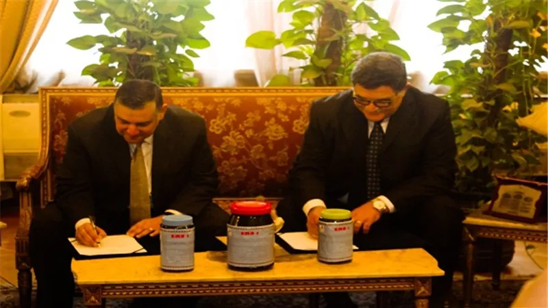 عبد الغفاريتلقى تقريرًا من المركز القـومي للبحوث حول استخدام منتج EMR1 فى زيادة إنتاج الاستزراع السمكي