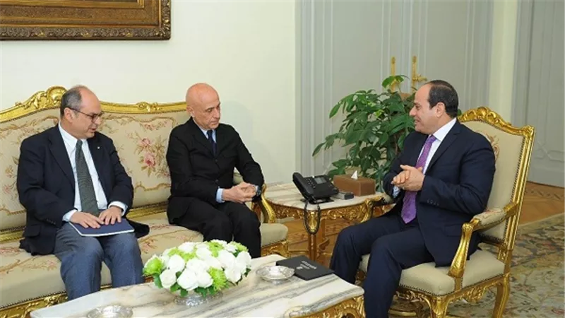 السيسي يستقبل وزير الداخلية الإيطالى