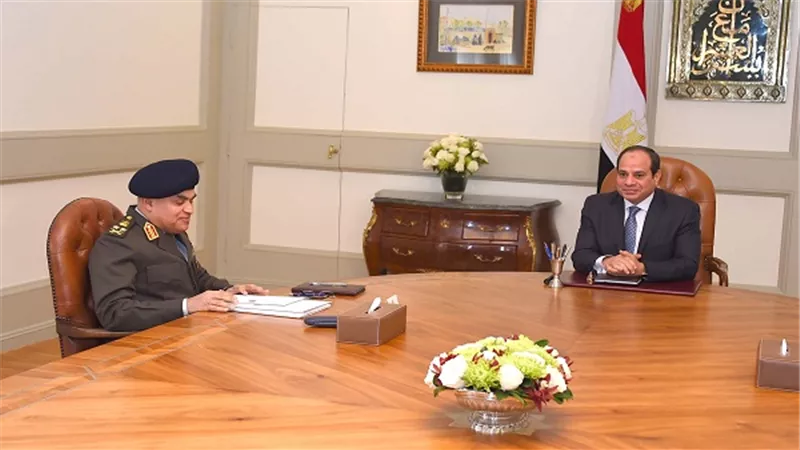 السيسي يجتمع مع وزير الدفاع
