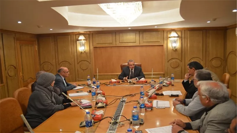 محافظ قنا: 930 مليون جنية دفعة أولى من قرض البنك الدولي لمشروعات المحافظة
