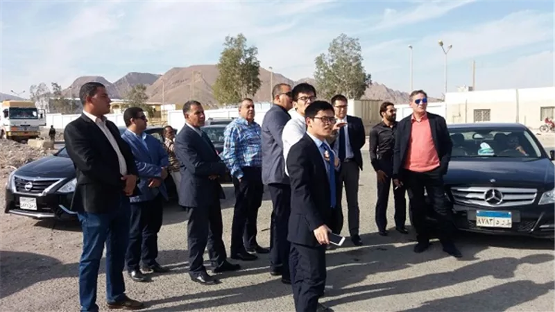 بالصور.. وفد صيني يزور ميناء سفاجا لبدء انشاء محطة متعددة الاغراض