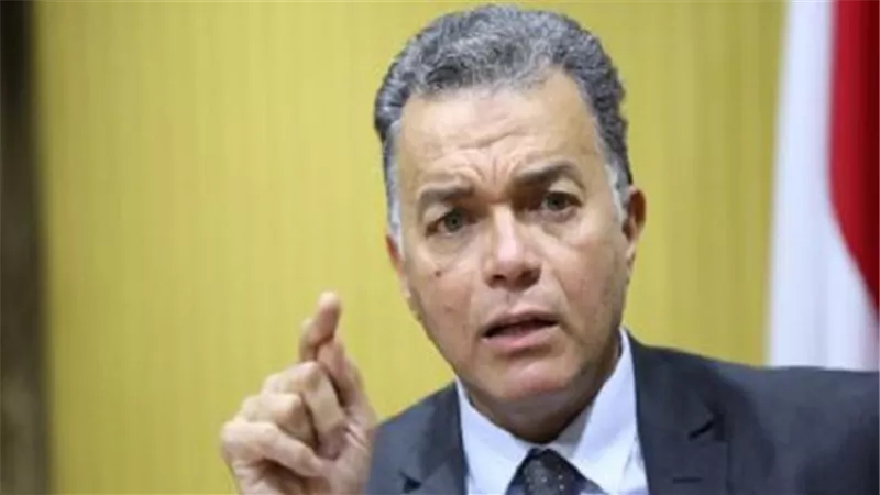 وزير النقل يتابع أعمال إصلاح وتجديد وصيانة الجرارات والعربات وعربات النوم