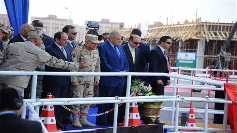 الرئيس السيسى يفتتح بعض المشروعات التنمويه بمنطقة قناة السويس