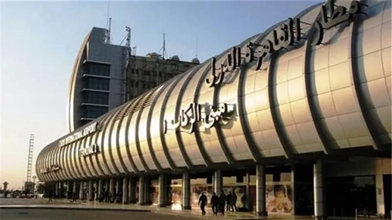 جمارك مطار القاهرة تضبط محاولتى تهريب كمية من المشغولات الذهبية والفضية