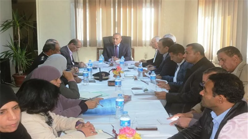 توقيع غرامات على المخالفين  بالسويس وتحويل المقصرين الى جهات التحقيق