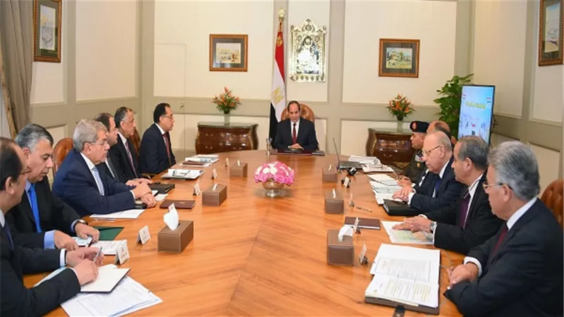 السيسي يجتمع بـ 