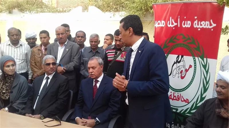 القوافل الطبيه تكشف على 2460 حاله فى قرية الكرياتيه بقوص