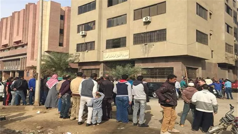 عودة 614 من عمال السيراميك بالسويس الى اعمالهم