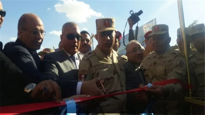 محافظ السويس وقائد الجيش يفتتحان محطة مياة غرب النفق بتكلفة 45 مليون جنيه