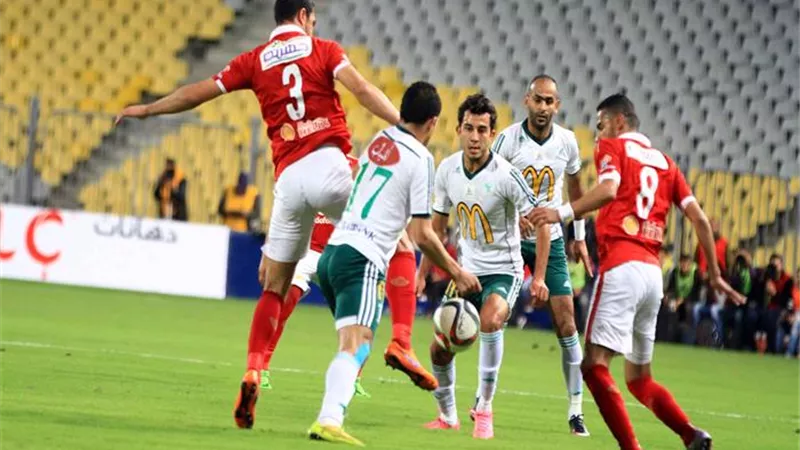 هل يكونوا سويًا.. أين سيصلي لاعبوا الأهلي والمصري بالإمارات؟