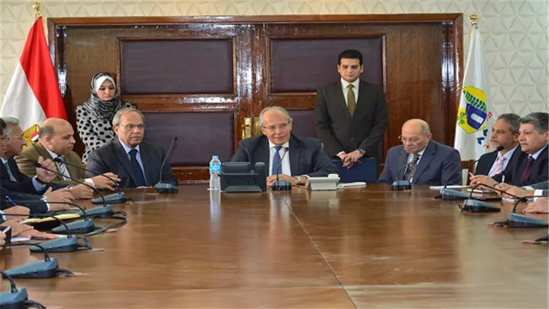 وزير التنمية المحلية يودع قيادات الوزارة 