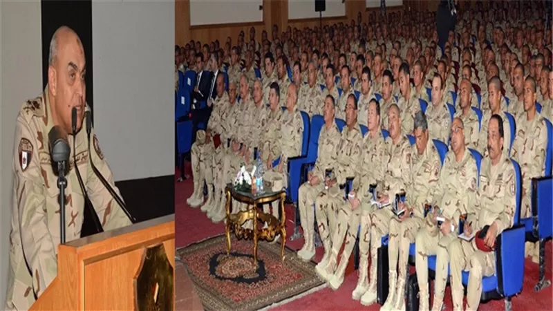 وزير الدفاع يلتقى أعضاء هيئة التدريس وطلبة كلية الضباط الإحتياط
