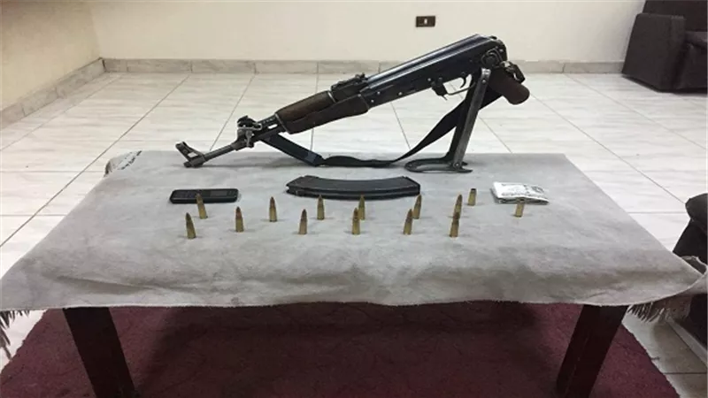 ضبط عاطل بحوزته بندقية الية بقها