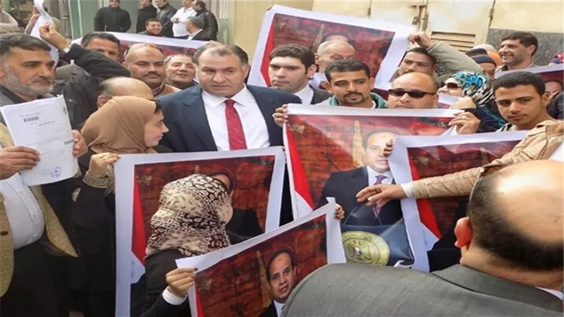 السيسي يكتسح مرشحين الرئاسة في توكيلات الغربيه على شاشة المحور 
