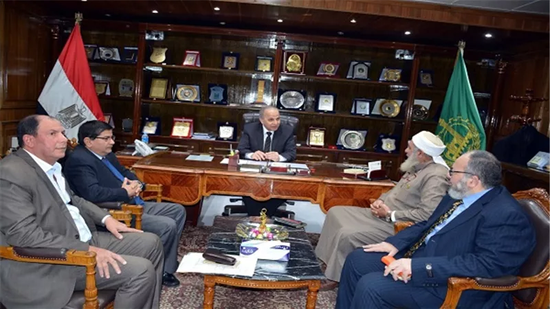 محافظ القليوبية يبحث إشراك إحدى الجمعيات الأهلية في دعم مستشفى التأمين الصحى ببنها