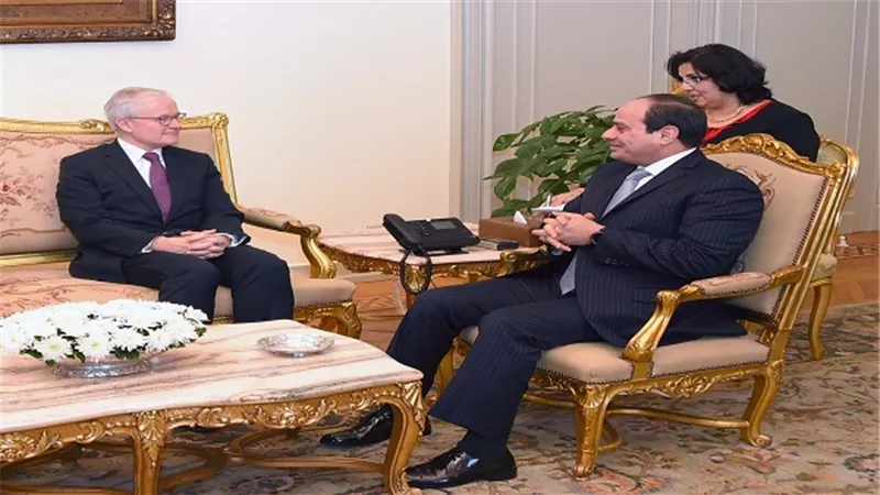 السيسي يستقبل رئيس الاستخبارات الفرنسية
