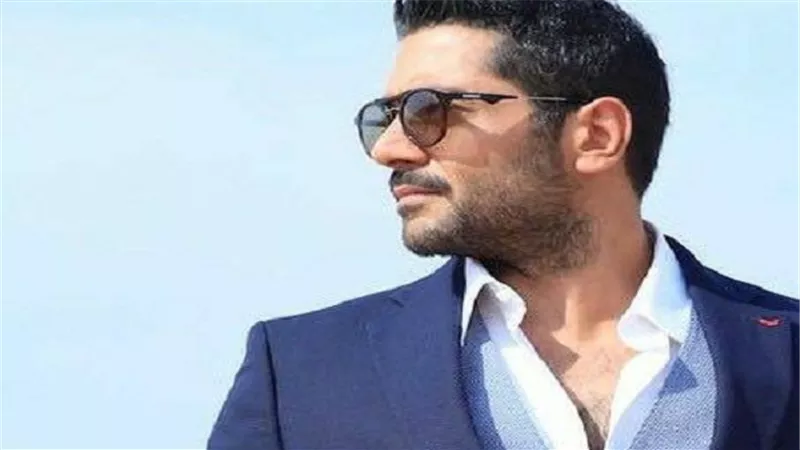 أحمد فلوكس يشعل التواصل الاجتماعي بـ 