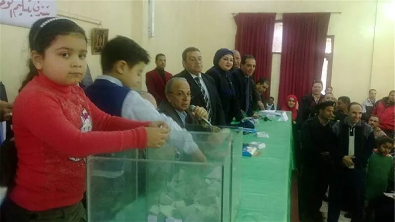 بالصور.. محافظ القليوبية يشارك في القرعة العلنية لتسليم 297 وحدة سكنية