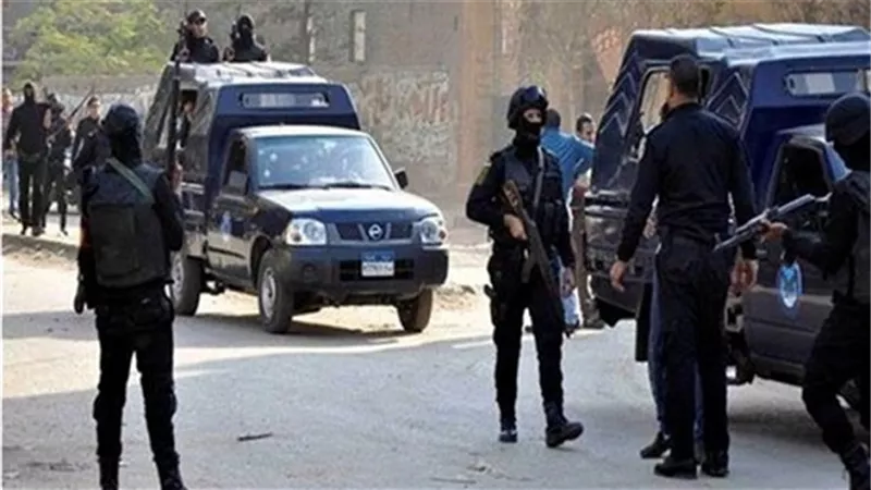 ضبط 3 أشخاص هاربين من 112حكم بالقليوبية
