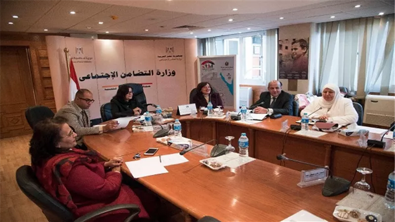 اللجنة العليا لرعاية كبار السن تعقد اجتماعها الأول