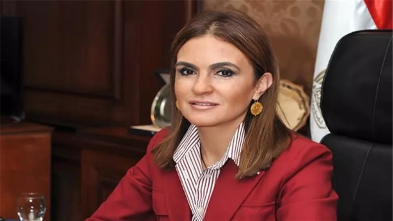 سحر نصر توقع مع بنك التنمية الافريقى الشريحة الثالثة بـ