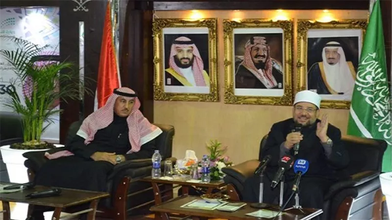 وزير الأوقاف يؤكد: نحن أمة اقرأ وعصر الكتاب الورقي لم يأفل ولن يأفل