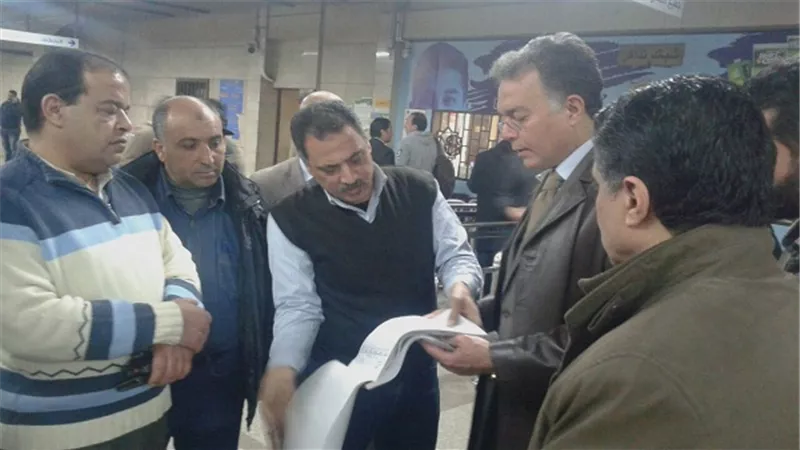 وزير النقل يتابع تركيب بوابات التذاكر الجديدة وانتظام زمن التقاطر