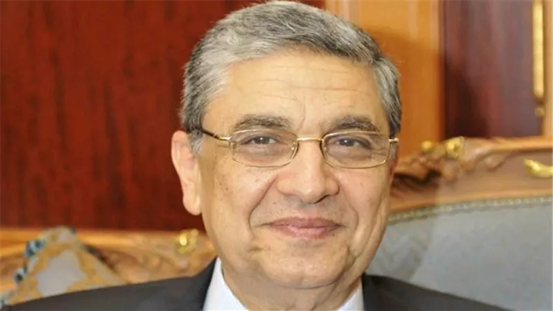وزير الكهرباء يوافق على مد إجازة المصريين بالخارج لـ 5 سنوات بدلا من 4