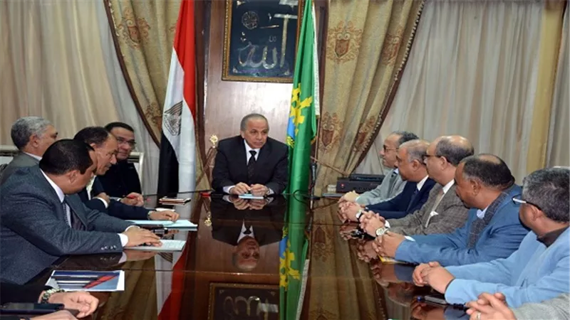 محافظ القليوبية يفعل إتفاق إنشاء باكيات للباعة الجائلين بمحطة شبرا الخيمة