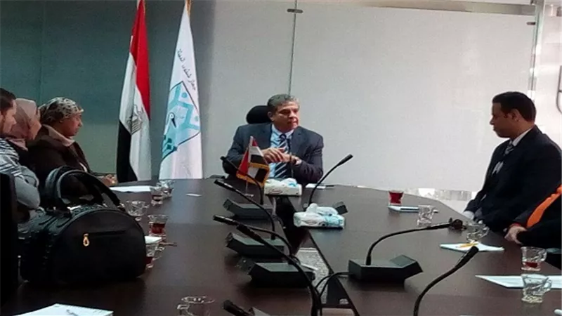 فهمي يستعرض مشكلات العاملين بالوزارة ومقترحات التطوير