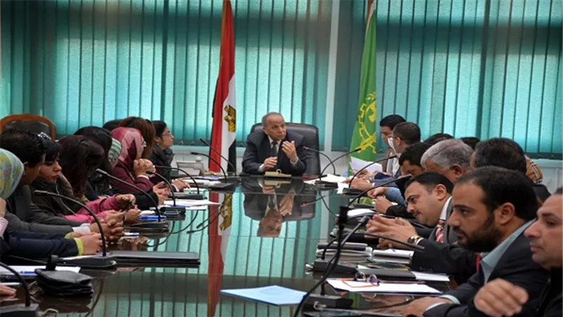 محافظ القليوبية يجتمع مع 15 جمعية تابعة للوكالة الألمانية للتطوير الحضري